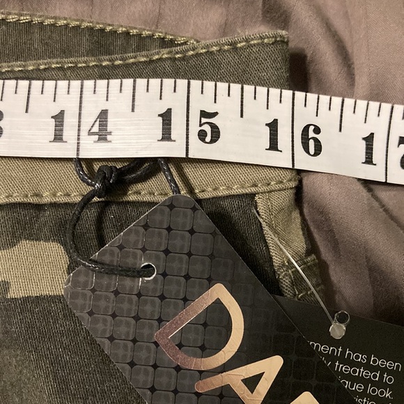 NEW NWT Celebrity Pink Camouflage Camo Mini Skirt 9 /29 - Picture 12 of 12